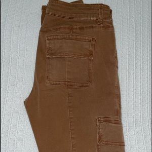 Cargo ankle pants with ankle gold zipper!